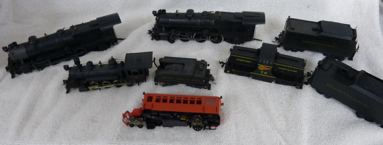 LARGE LOT MIXED HO LOCOMOTIVES-TENDERS ETC. SOLD: AS IS.