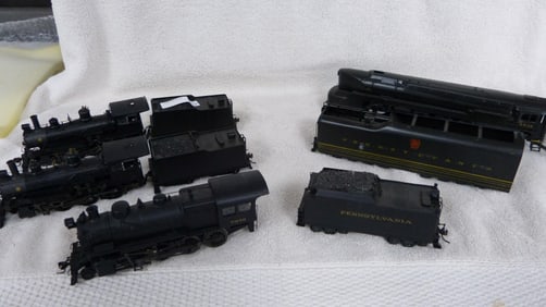 GROUP HO LOCOMOTIVES & TENDERS, VARIOUS