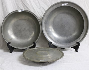 3 PEWTER ITEMS, 18TH/19TH C., 2 BOWL & FOOTED