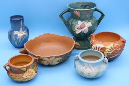 6 PCS ROSEVILLE; MAGNOLIA HANDLED VASE #181-8"