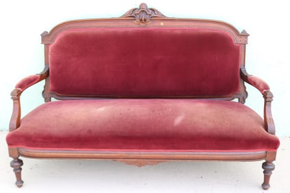 VICTORIAN WALNUT SETTEE, CARVED CREST, OPEN ARMS,