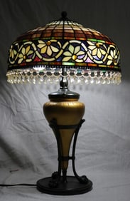 CONTEMPORARY LEADED GLASS TABLE LAMP, FLORAL &