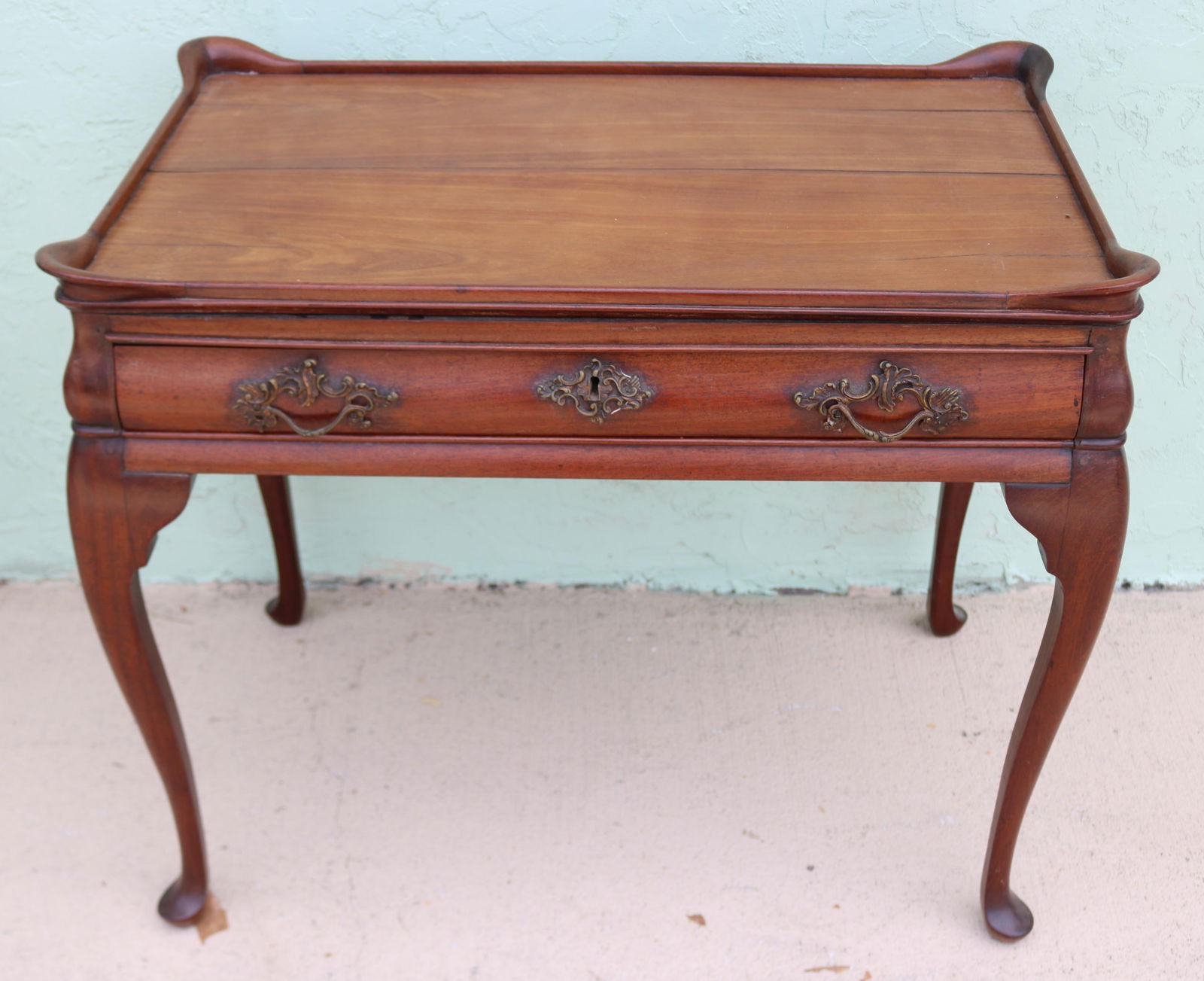 QUEEN ANNE STYLE TOP TEA TABLE, MAHOGANY TOP WITH (1 of 3)