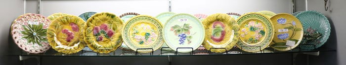 LOT 18 MAJOLICA PLATES, VARIOUS DESIGNS, 7" - 8"