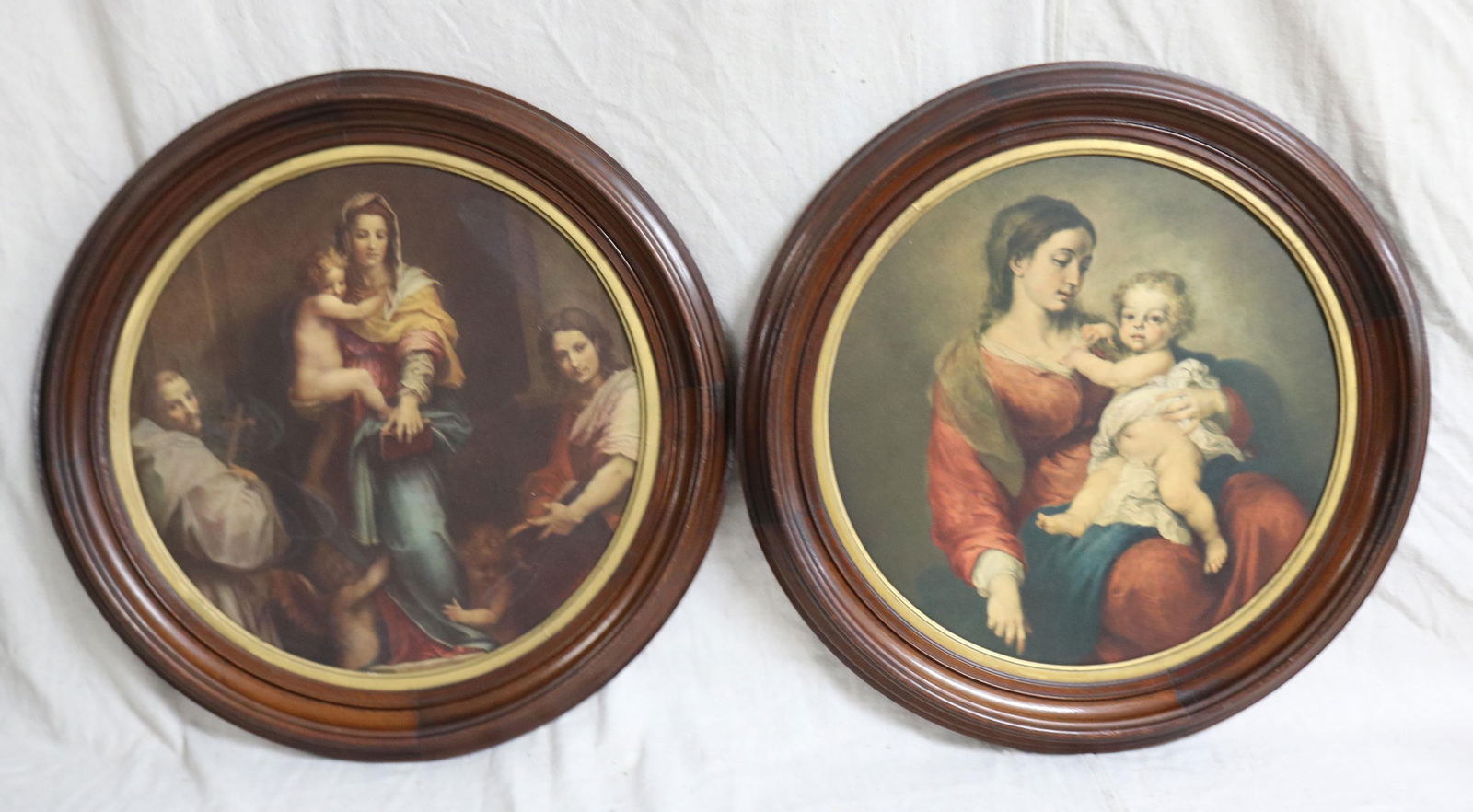 2 ROUND VICTORIAN WALNUT FRAMES WITH OLD MASTERS (1 of 1)