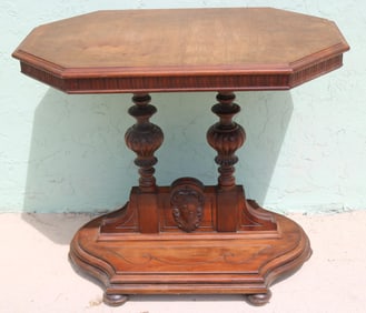1930s WALNUT PARLOR TABLE, SHAPED TOP, TURNED