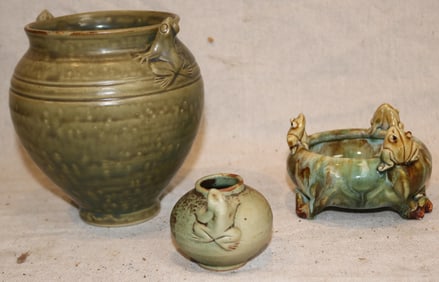3 CONTEMPORARY POTTERY FROG DECORATED VASES &