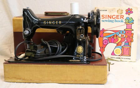 SINGER TABLE TOP SEWING MACHINE, LIKE NEW