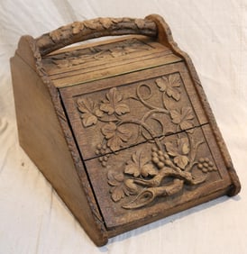 VICTORIAN CARVED OAK COAL HOD, GRAPE & LEAF
