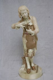 ROYAL WORCHESTER FIGURE OF YOUNG MAN WITH VIOLIN,