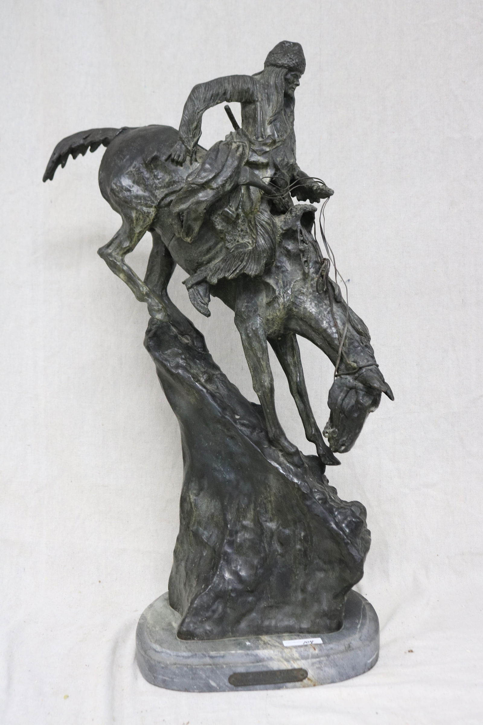 FREDRICK REMINGTON BRONZE STATUE " MOUNTAIN MAN" (1 of 3)