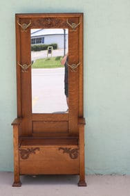 VICTORIAN OAK HALL SEAT, LION HEAD CREST & FANCY