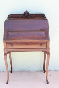 VICTORIAN OAK LADIES DESK, FITTED INTERIOR,