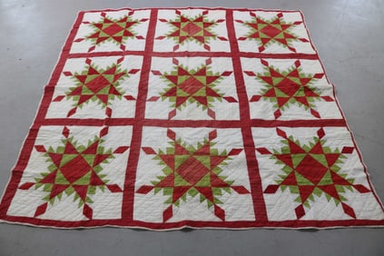 STAR QUILT, RED GREEN & WHITE, MID 20TH C., 5' 9"