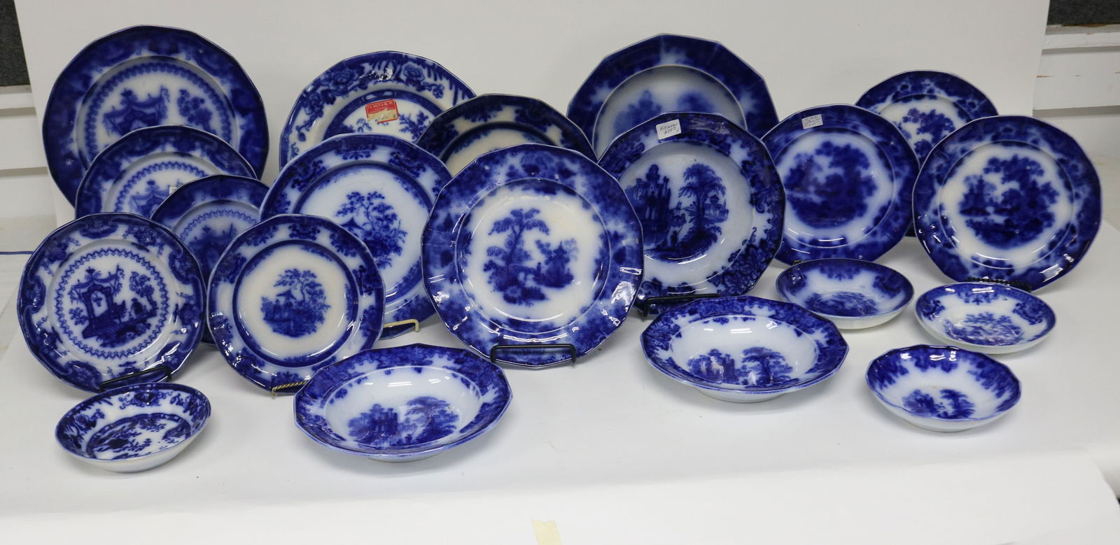 COLLECTION OF 20 FLO BLUE PLATES & BOWLS, (1 of 3)