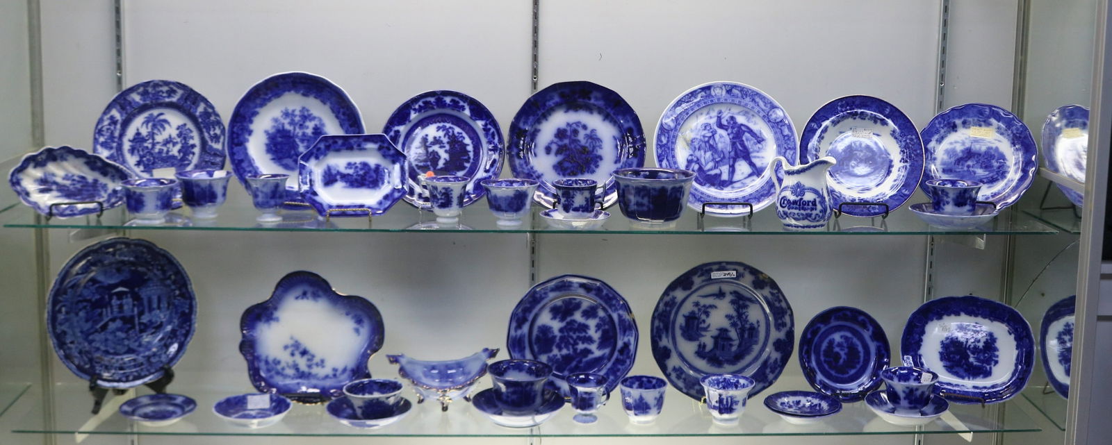 39 PCS. FLO BLUE, CUPS, SAUCERS, PLATES, BOWLS, (1 of 4)