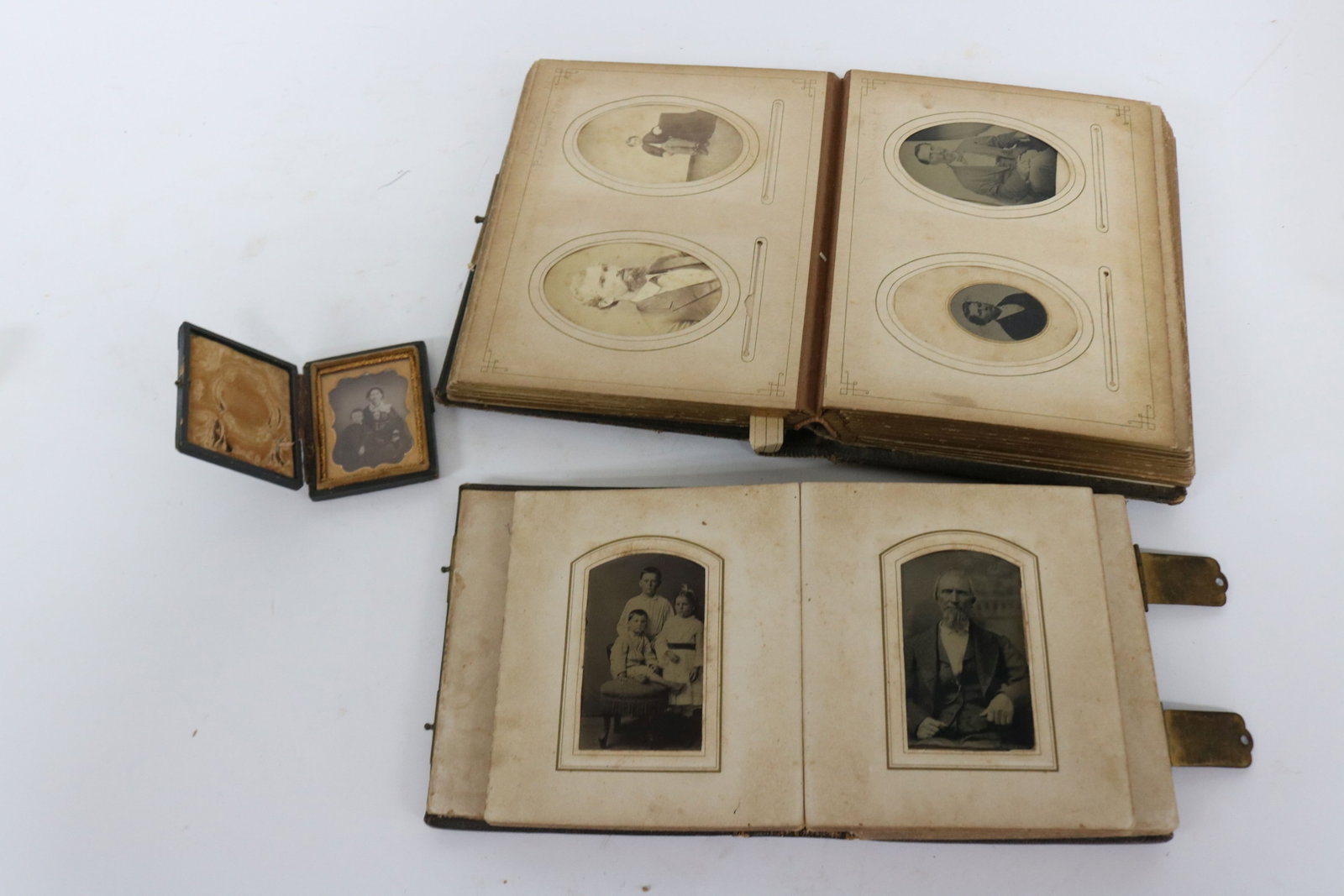 LOT 2 PHOTO ALBUMS & TIN TYPE, SEVERAL TIN TYPE: ALBUMS IN AS IS CONDITION