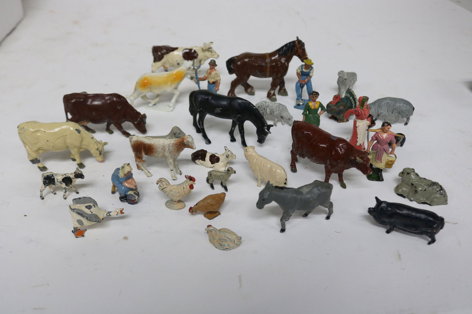 BOX OF 31 MISC. LEAD ANIMAL & HUMAN FIGURES, (1 of 3)