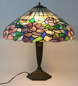 LEADED GLASS TABLE LAMP, CONTEMPORARY FLORAL