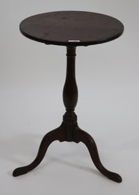 18TH C. TIP TOP CANDLE STAND, ROUND TOP, TURNED