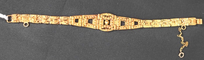 12K TEST LADIES BRACELET, POSSIBLY RUSSIAN MADE,