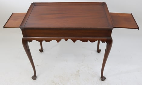 KITTINGER QUEEN ANNE STYLE TEA TABLE, MAHOGANY,