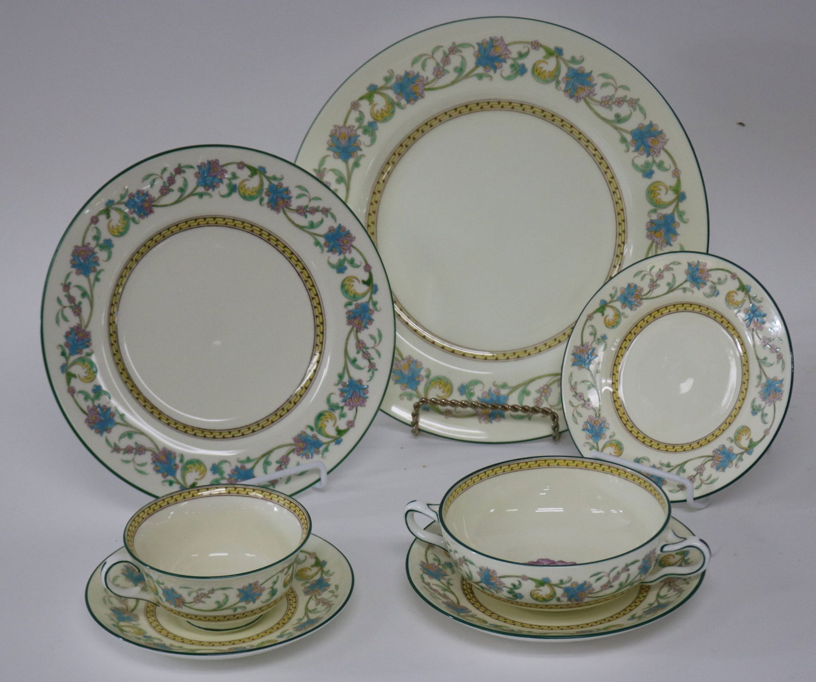 WEDGWOOD DINNER SET, SERVICE FOR 12, SHAK (1 of 3)