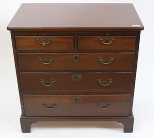 KITTINGER COLONIAL WILLIAMS BURG BACHELORS CHEST,