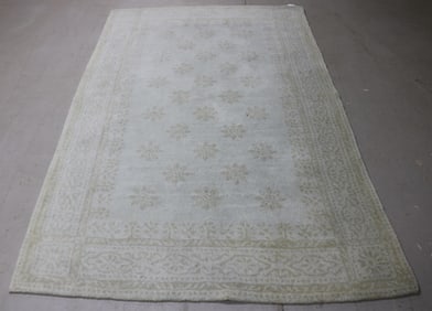 RUG #414, 7' 10" X 5', HAND TUFTED AREA RUG