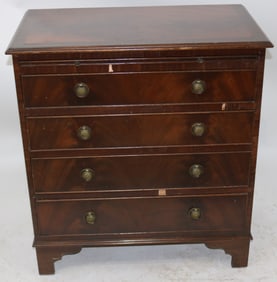 KITTINGER STYLE BACHELORS CHEST, PULL OUT SLIDE