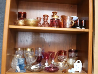LOT 131 PCS. COLORFUL 19TH & 20TH C. GLASS,