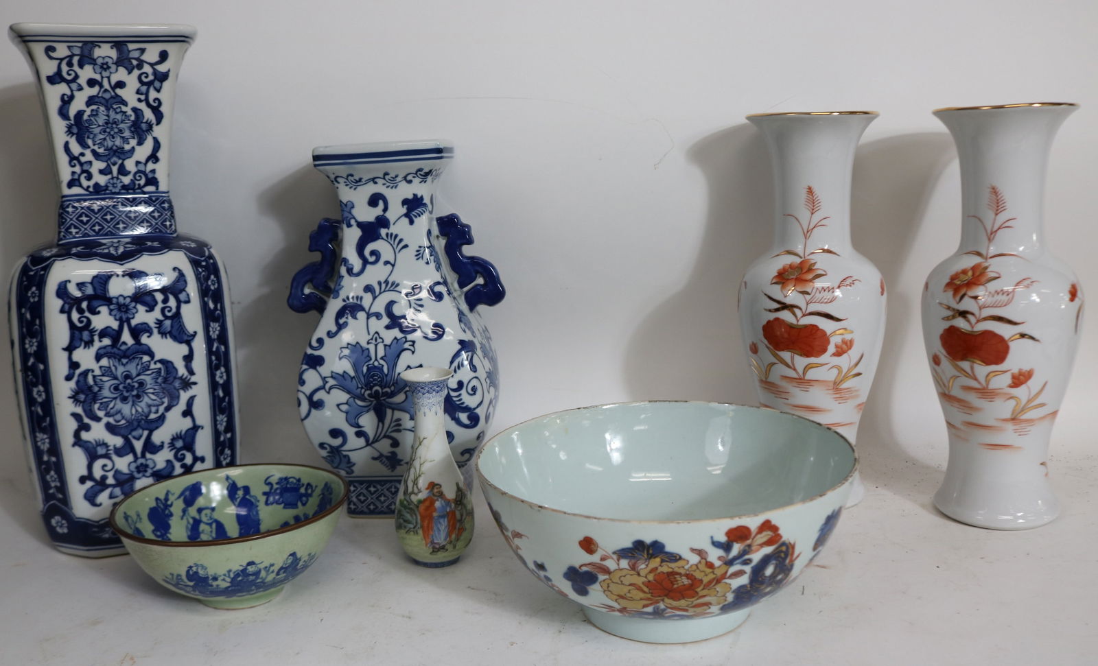 7 PCS. ORIENTAL PORCELAIN, 19TH & 20TH C., 2 TALL (1 of 3)