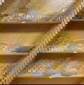 96 PCS. CLEAR GLASSWARE, 20TH C. PLATES, TRAYS,