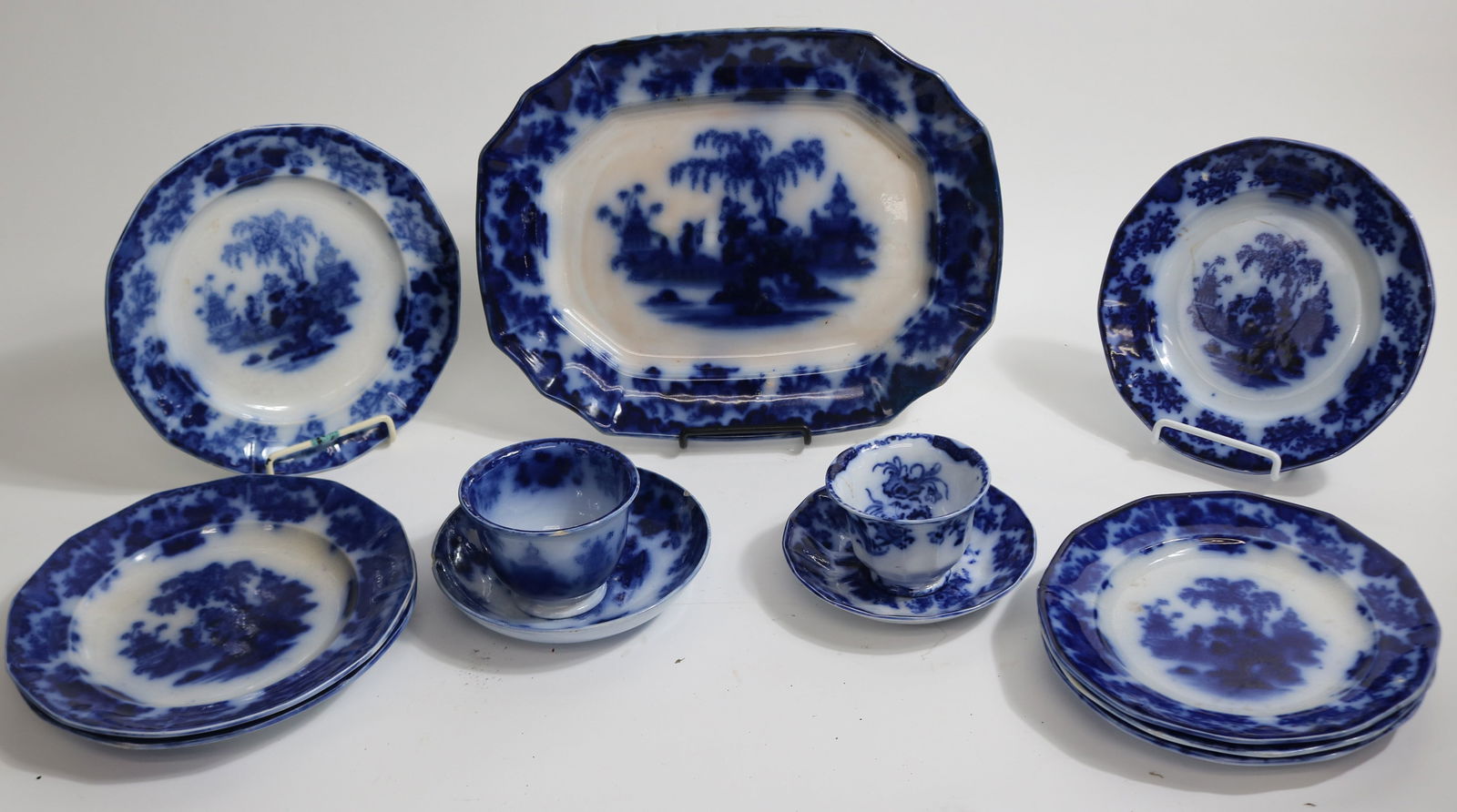 12 PCS. FLO BLUE SCINDE PATTERN, PLATTER, 10 1/2" (1 of 2)