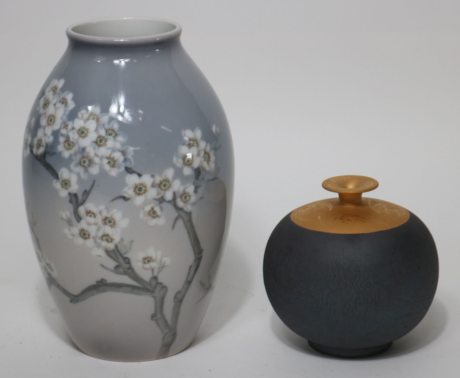 2 PORCELAIN VASES, B&G WITH HAWTHORNE DESIGN, 10 (1 of 3)