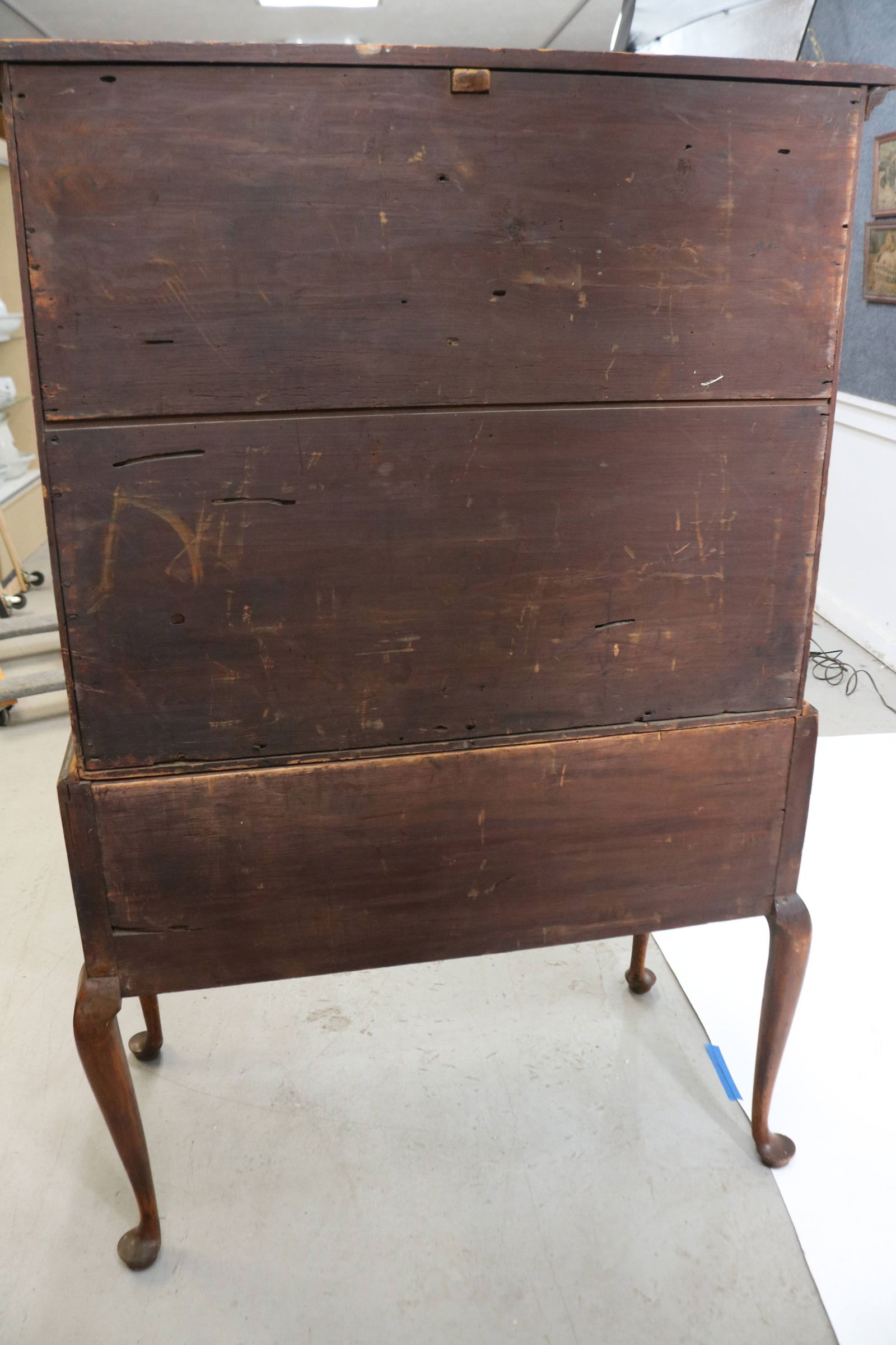 18TH C. QUEEN ANNE HIGH BOY, PINE, REFINISH - 4