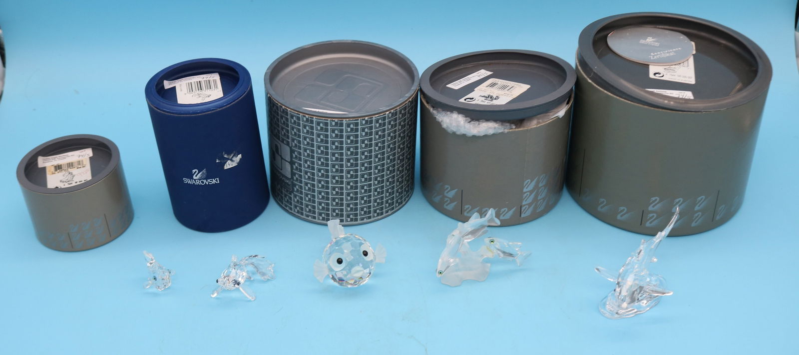 5 SWAROVSKI CRYSTAL FISH FIGURE IN ORIGINAL (1 of 2)