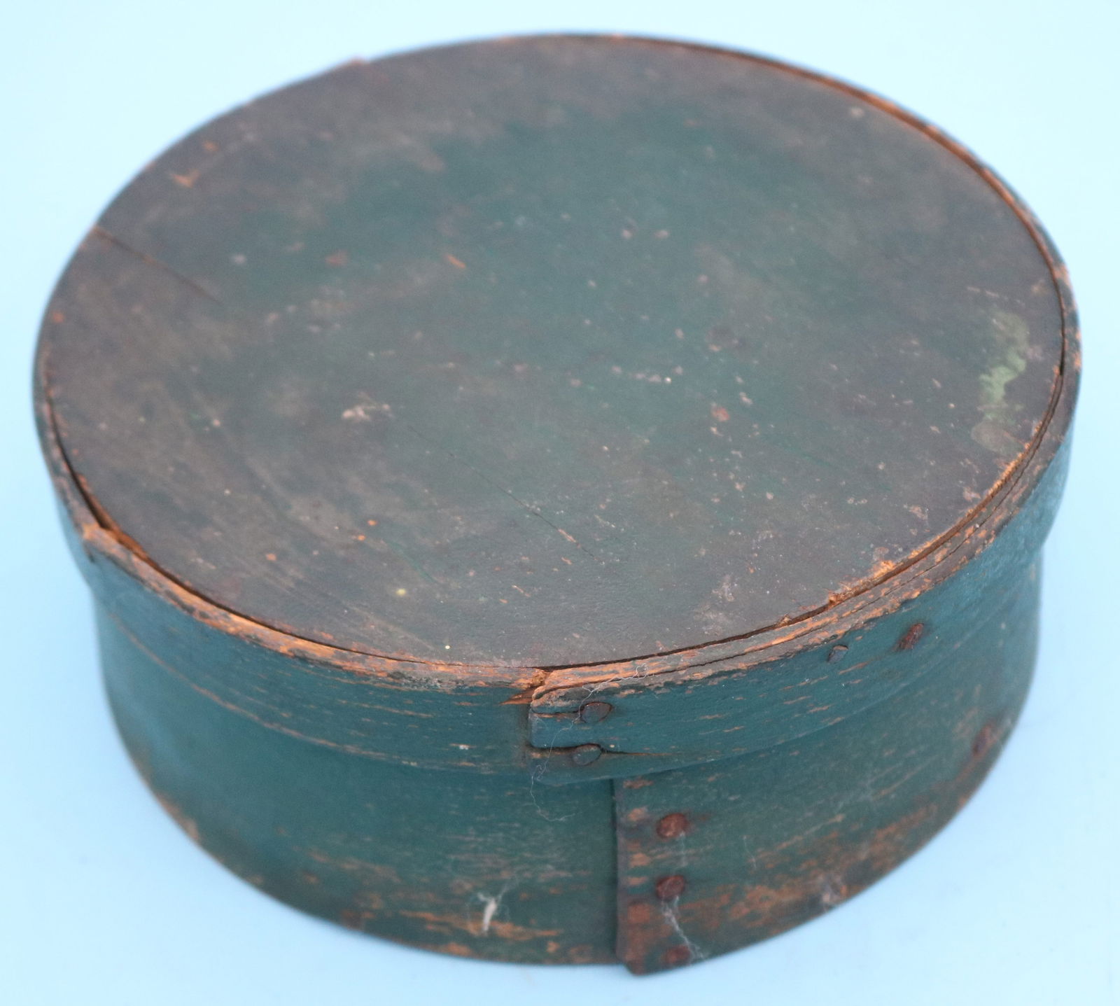 ROUND 19TH C. PANTRY BOX, OLD GREEN PAINT, 2 1/2" (1 of 1)