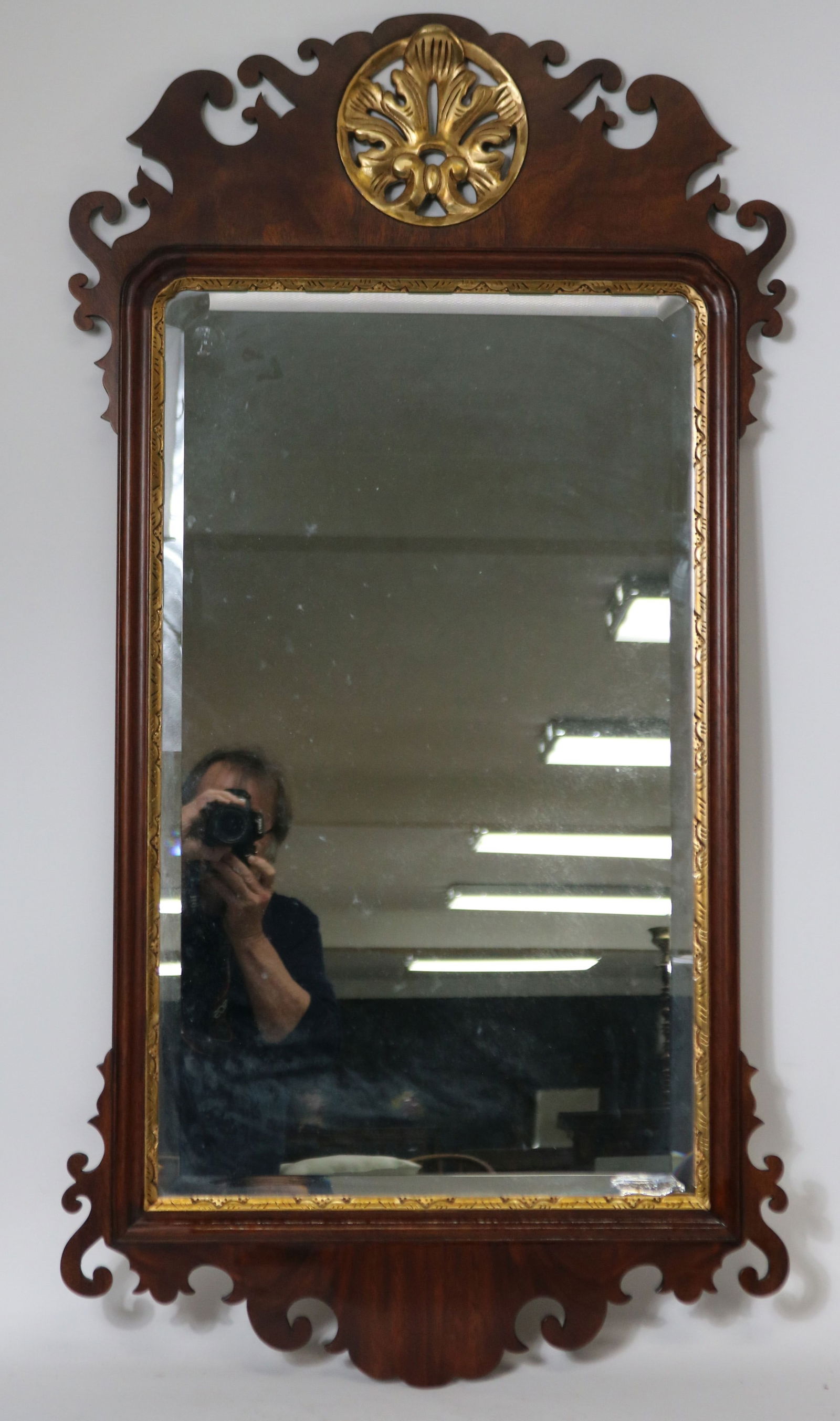 HENKEL-HARRIS MAHOGANY MIRROR, CHIPPENDALE STYLE, (1 of 4)
