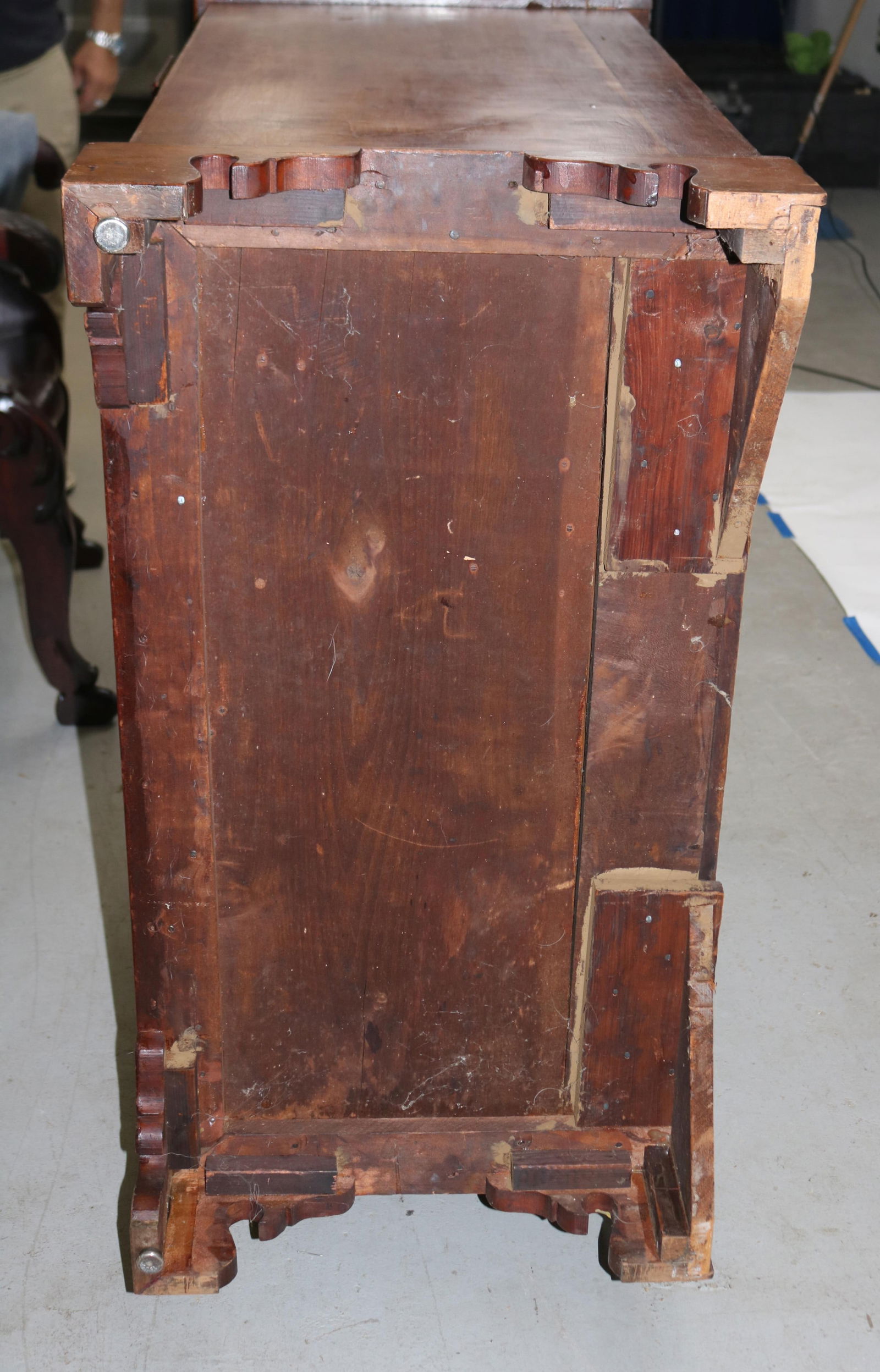 CHERRY CHIPPENDALE CHEST, 2 OVER 4, LIPPED - 5