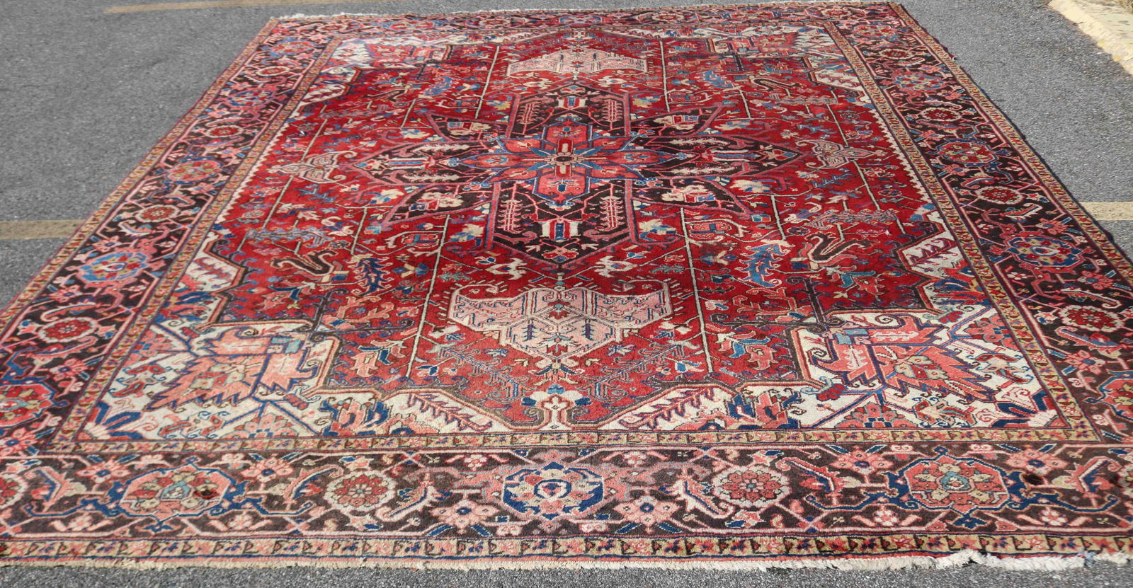 SEMI ANTIQUE ROOM SIZE HERIZ, 9' 11" X 13' 5",: GOOD OVERALL CONDITION, SHOWS SOME LOSS TO EDGE & CORNER, COULD USE CLEANING, ESTATE RUG