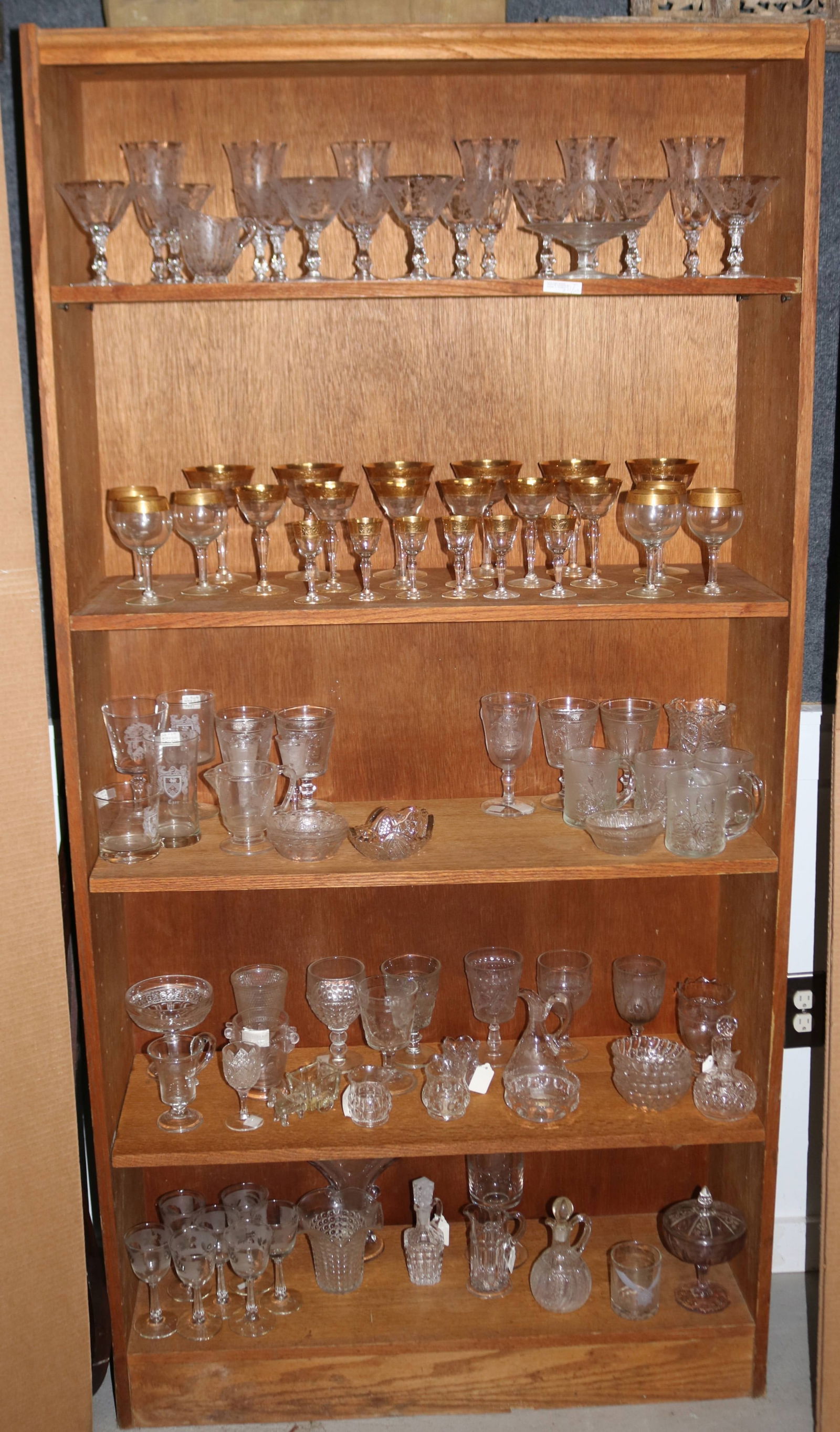 LOT OF 103 CLEAR GLASS ITEMS TO INCLUDE STEMWARE, (1 of 4)