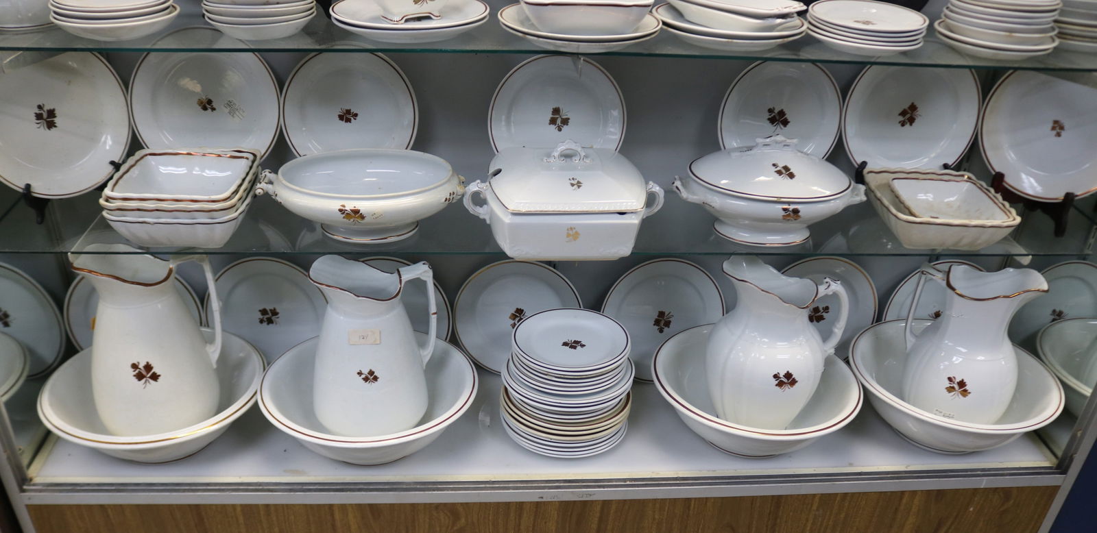 APPROX. 130 PCS. TEA LEAF LUSTRE, INCLUDING - 2