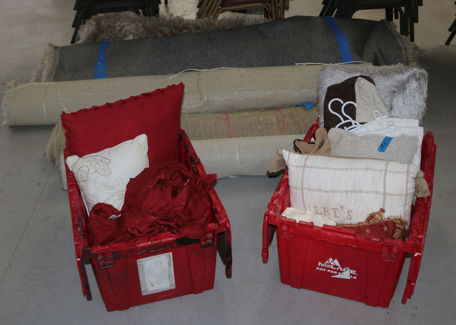 LOT OF 4 AREA RUG & 2 BINS OF FABRIC ITEMS (1 of 1)