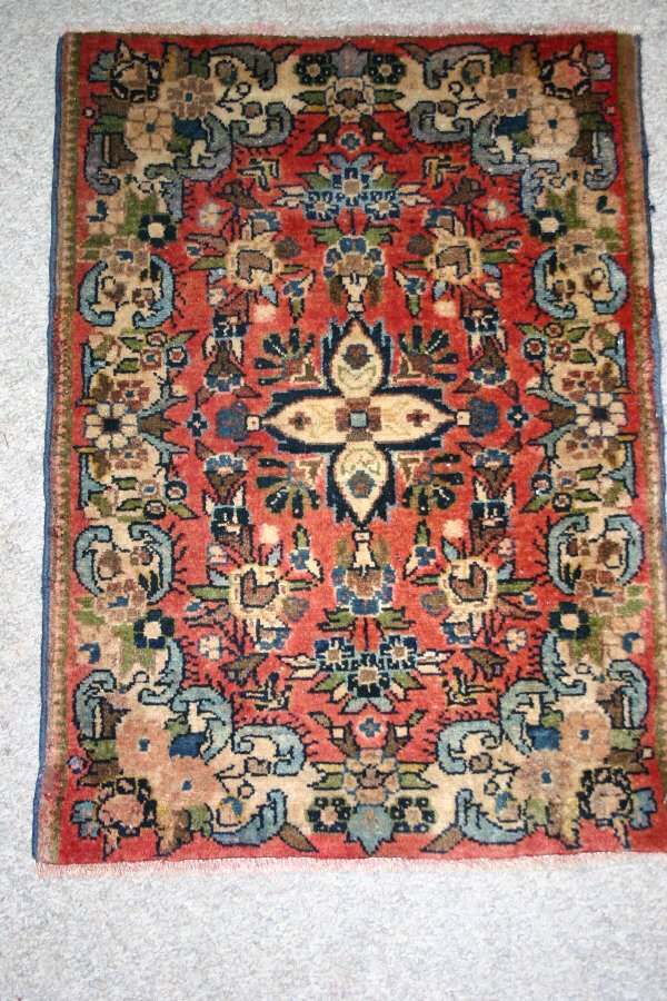 Persian Sarouk 2' x 3': Oriental Rug, 2' x 3' Persian Sarouk