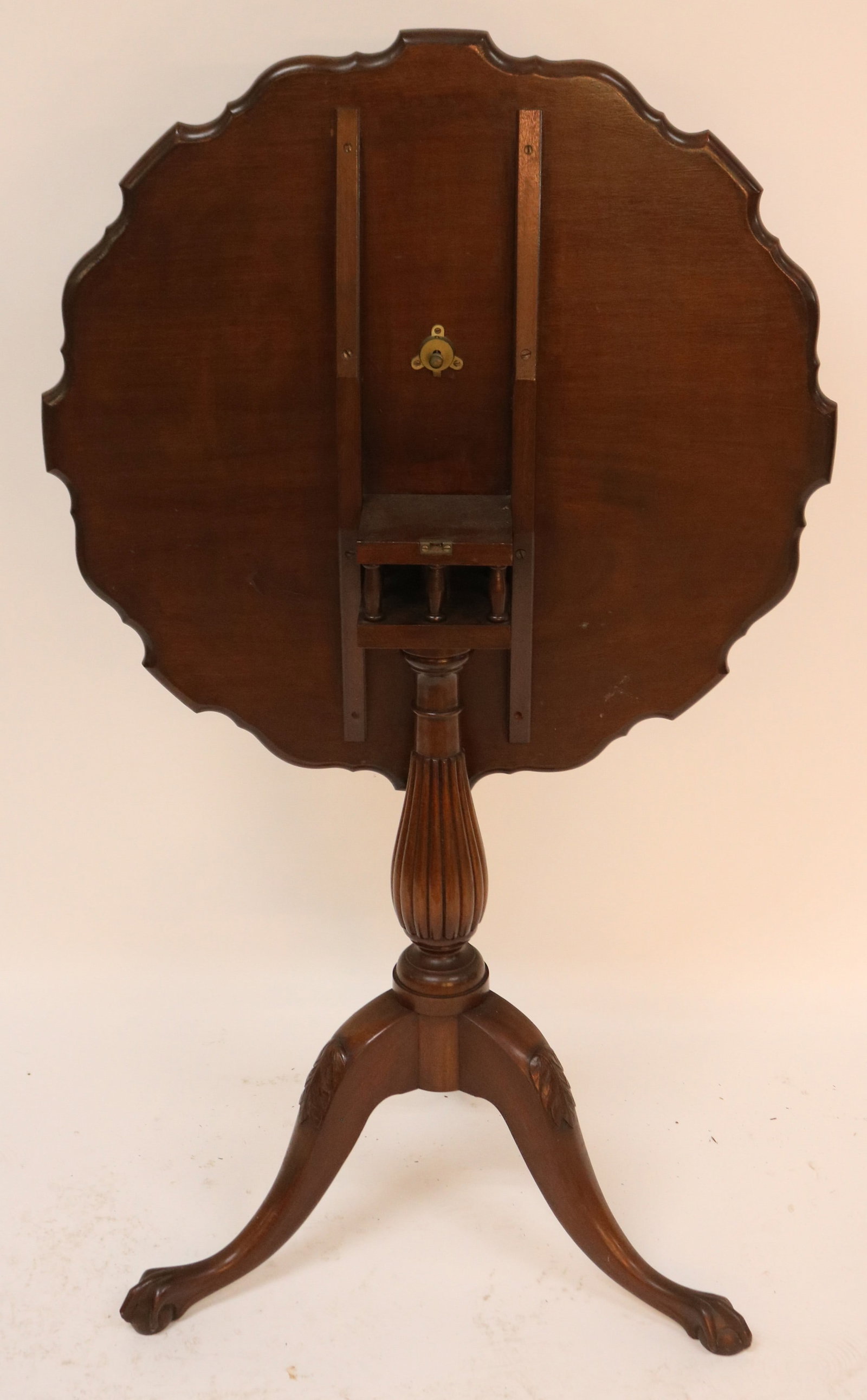 CUSTOM MAHOGANY CHIPPENDALE STYLE TIP TABLE, PIE - 2