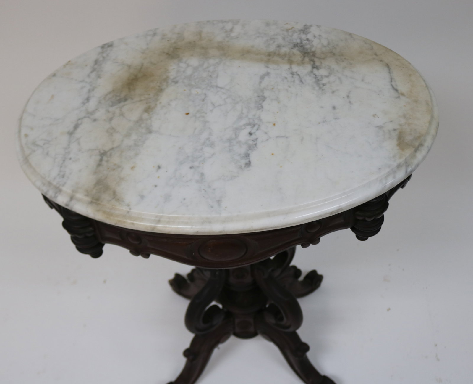 ORNATE VICTORIAN WALNUT OVAL MARBLE TOP TABLE, - 3
