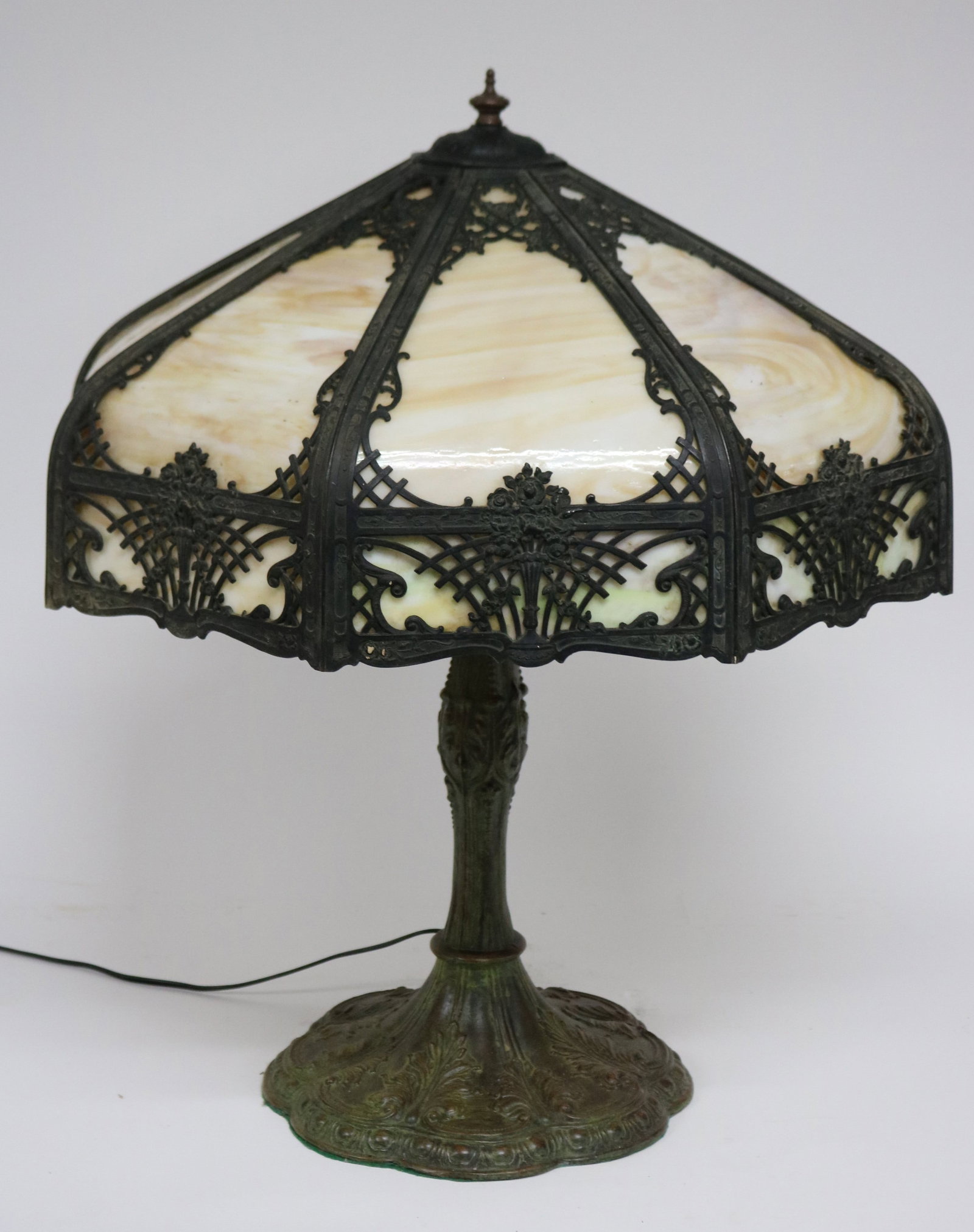 BRADLEY & HUBBARD SLAG GLASS TABLE LAMP, LARGE: SIZE SIGNED BASE, 24" H, 21 1/2" DIA.