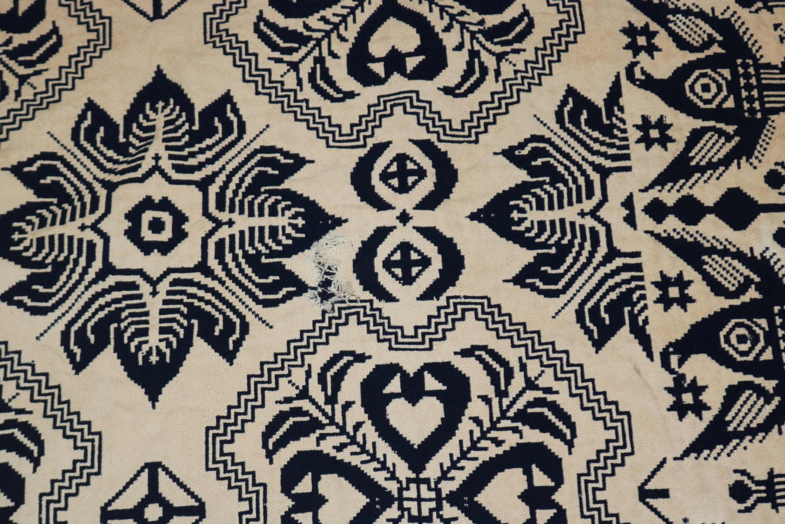 EARLY 19TH C. BLUE & WHITE COVERLET, EAGLE - 2
