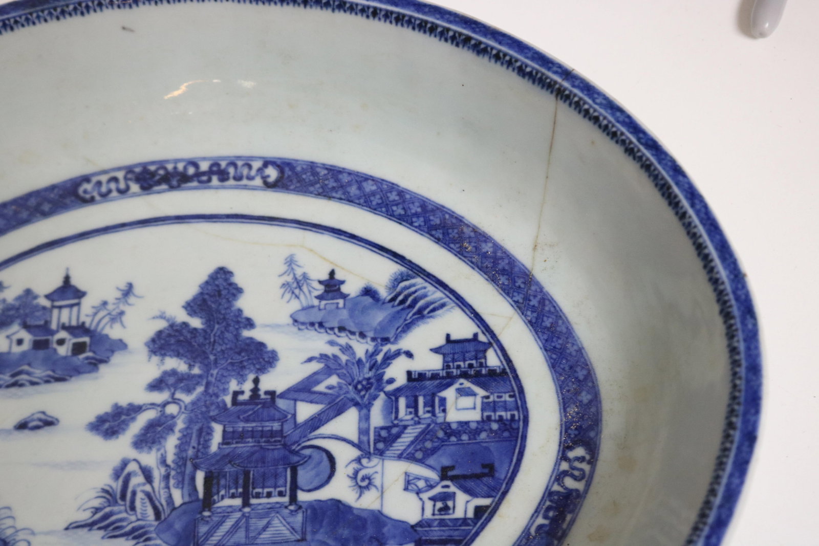 12 PCS. 19TH & 20TH C. CANTON, TUREEN WITH - 3